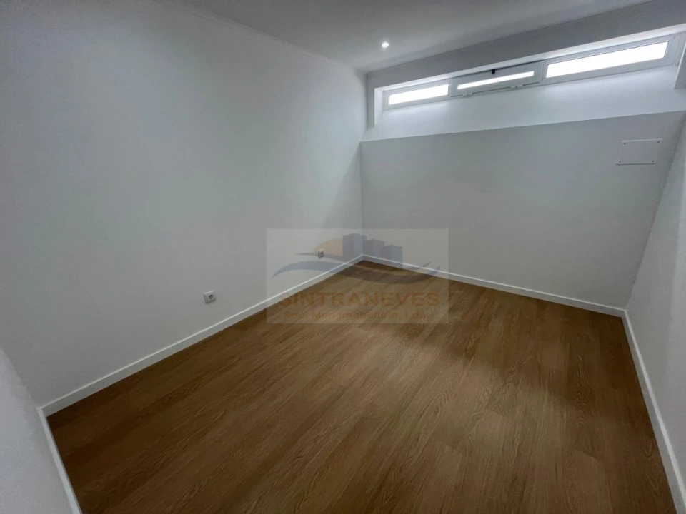 Apartamento T2 para Venda em Venteira Foto 7