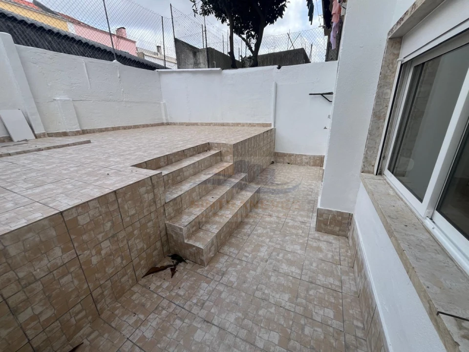 Apartamento T2 para Venda em Venteira Foto 12