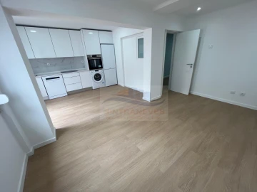 Apartamento T2 para Venda em Venteira