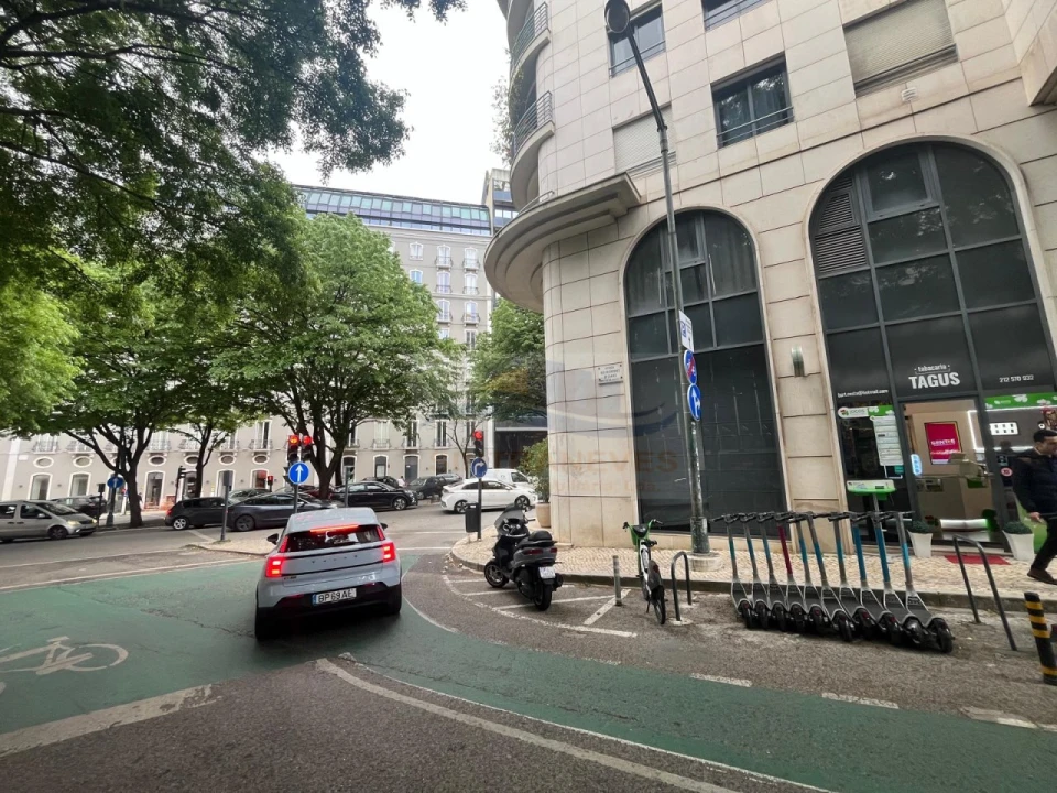 Loja para Venda em Avenidas Novas Foto 4