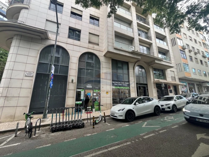 Loja para Venda em Avenidas Novas Foto 3