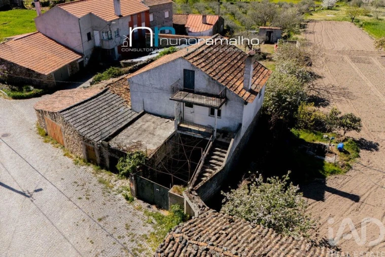 Moradia T3 para Venda em Vascoveiro Foto 6