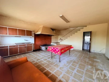 Moradia T3 para Venda em Torre e Vila Mou