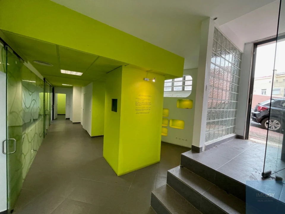 Escritório para Venda em Algés, Linda-A-Velha e Cruz Quebrada-Dafundo Foto 1