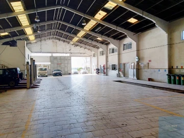 Armazém para Arrendamento em Maceda