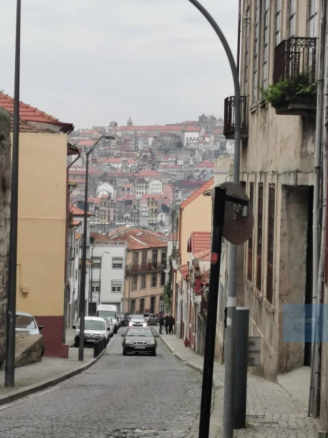 Prédio para Venda em Santa Marinha e São Pedro da Afurada