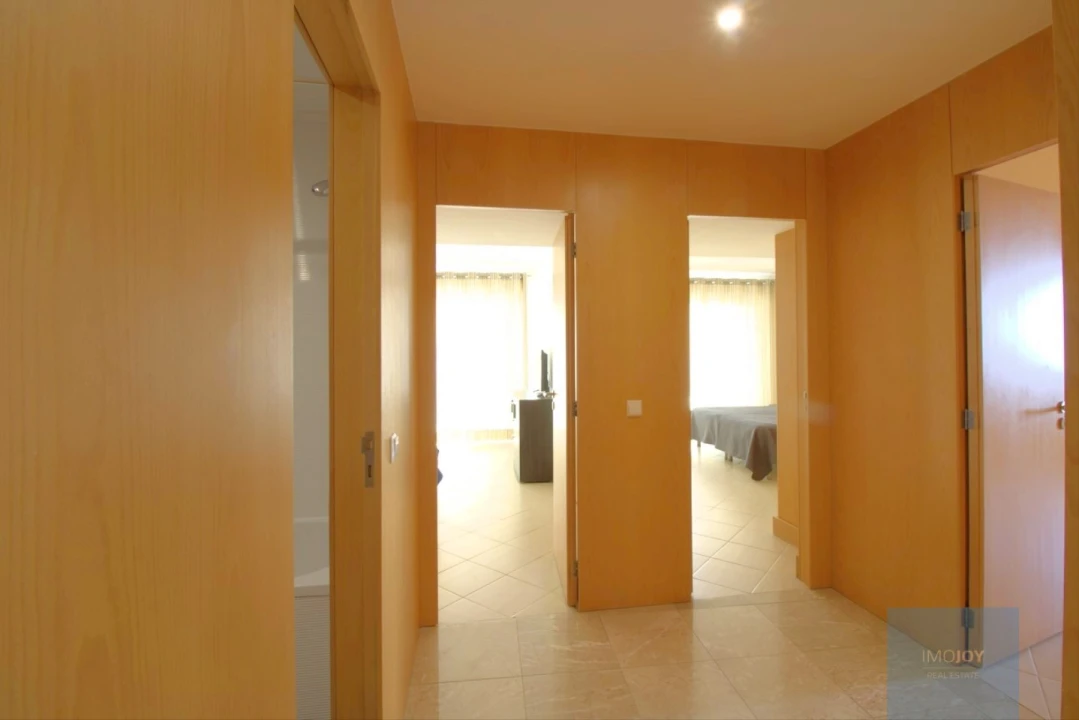 Apartamento T4 para Venda em Portimão Foto 35