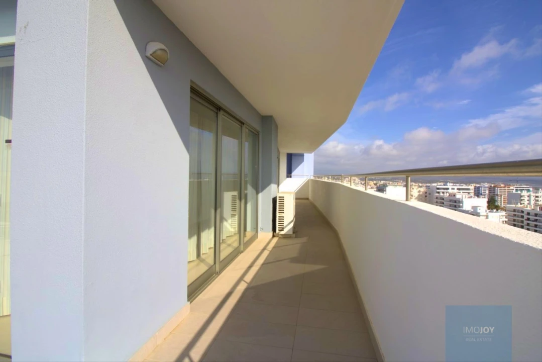 Apartamento T4 para Venda em Portimão Foto 37