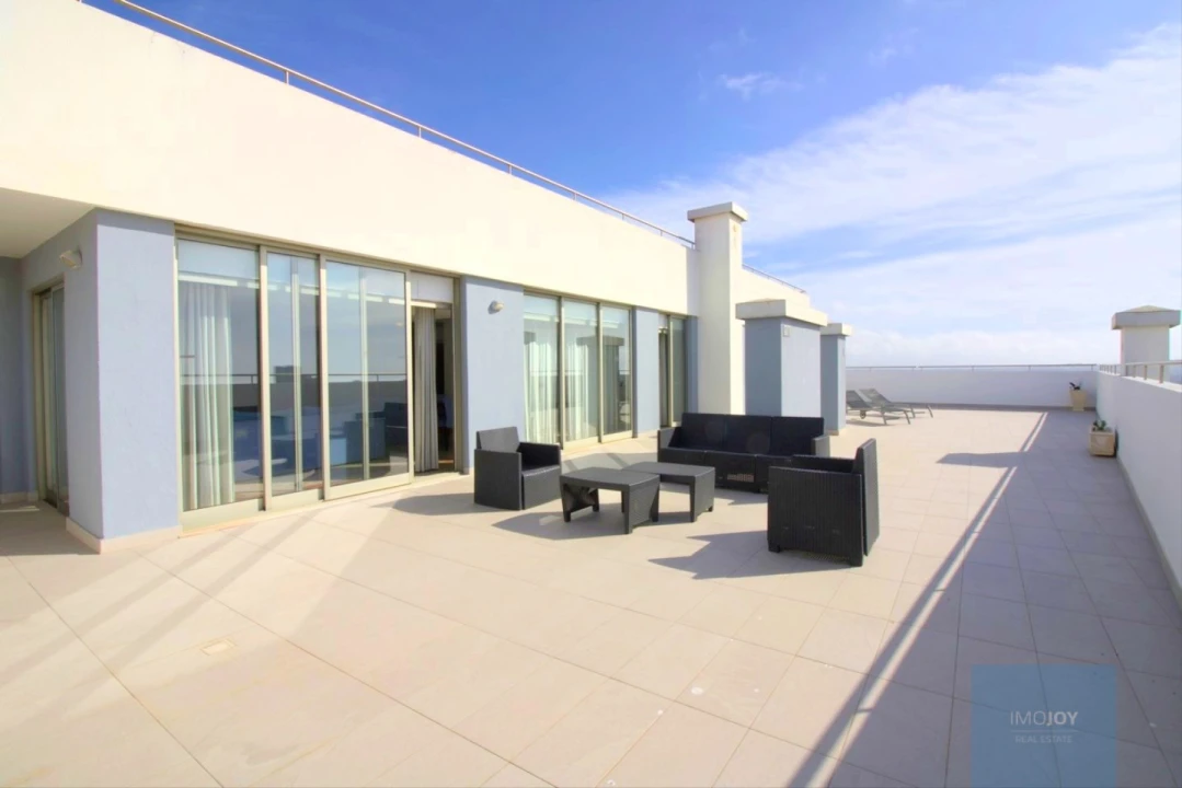 Apartamento T4 para Venda em Portimão Foto 2