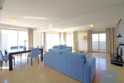 Apartamento T4 para Venda em Portimão