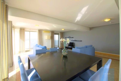 Apartamento T4 para Venda em Portimão