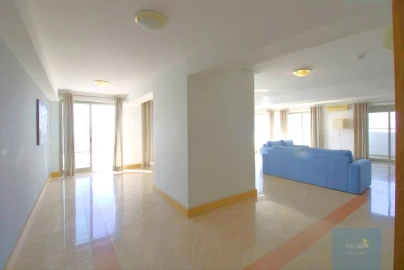 Apartamento T4 para Venda em Portimão