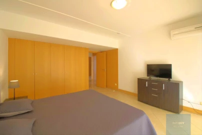 Apartamento T4 para Venda em Portimão