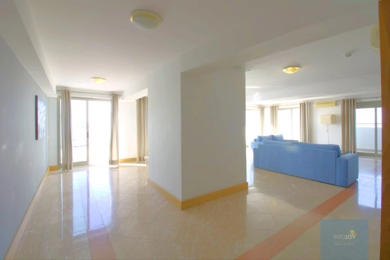 Apartamento T4 para Venda em Portimão Foto 8