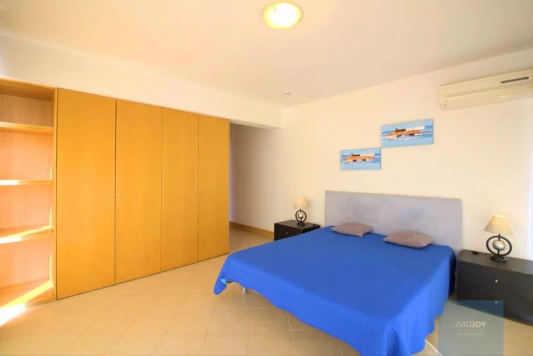 Apartamento T4 para Venda em Portimão Foto 16