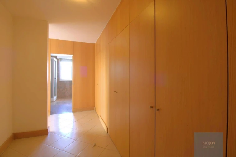 Apartamento T4 para Venda em Portimão Foto 17