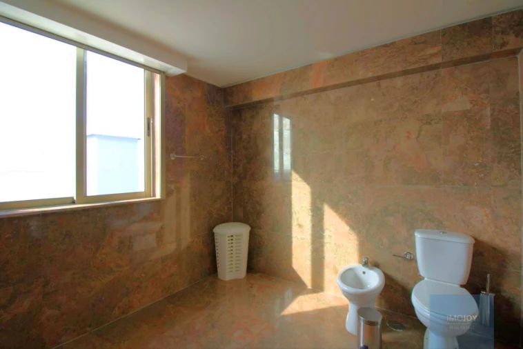 Apartamento T4 para Venda em Portimão Foto 18