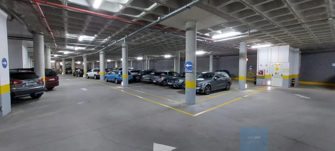 Apartamento T4 para Venda em Portimão Foto 44