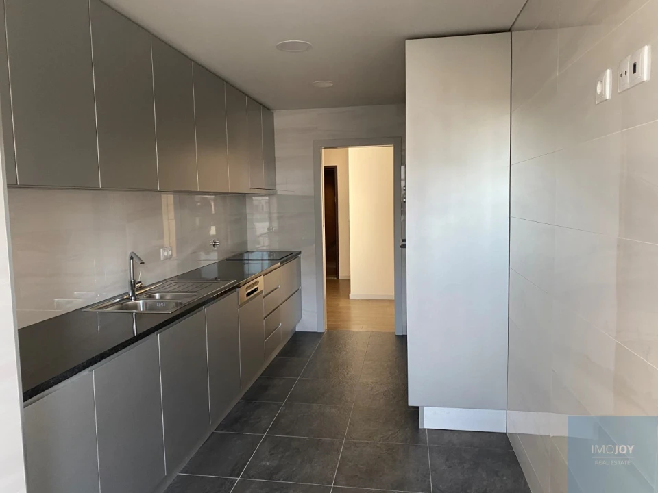 Apartamento T4 para Venda em Cedofeita, Santo Ildefonso, Sé, Miragaia, São Nicolau e Vitória Foto 4