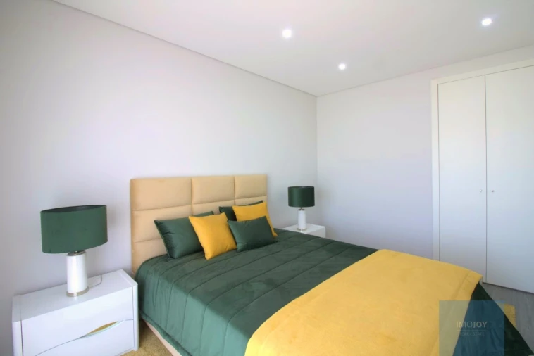 Apartamento T3 para Venda em Quelfes Foto 16