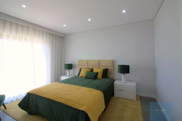 Apartamento T3 para Venda em Quelfes Foto 15