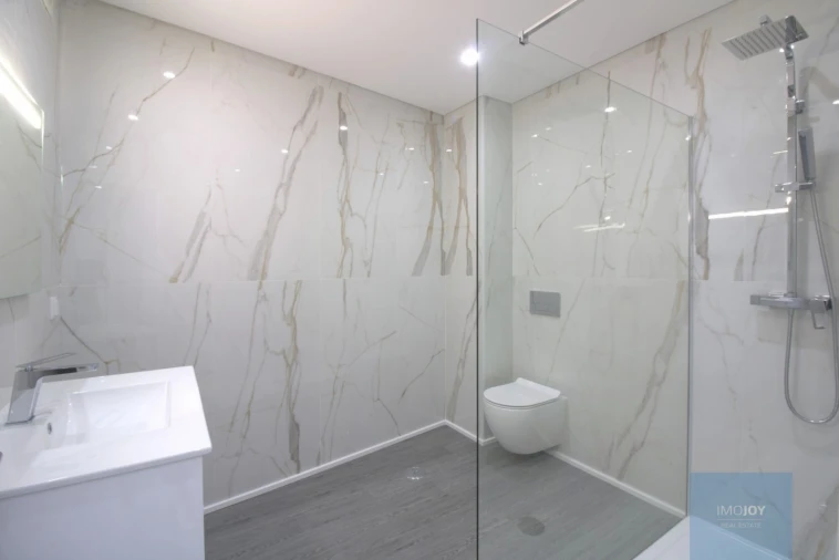 Apartamento T3 para Venda em Quelfes Foto 25
