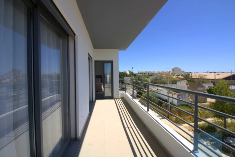 Apartamento T3 para Venda em Quelfes Foto 33