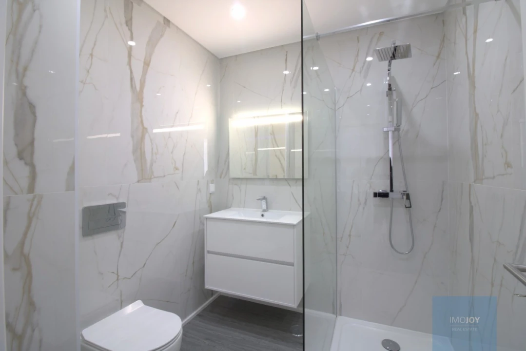 Apartamento T3 para Venda em Quelfes Foto 23