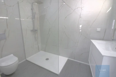 Apartamento T3 para Venda em Quelfes