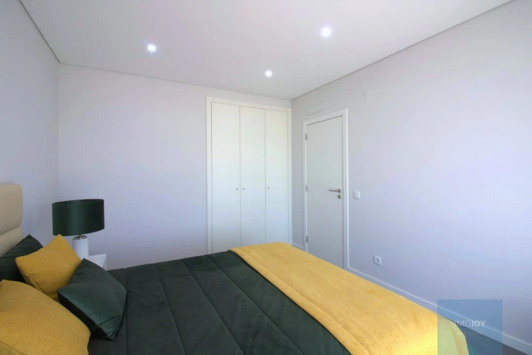 Apartamento T3 para Venda em Quelfes Foto 27