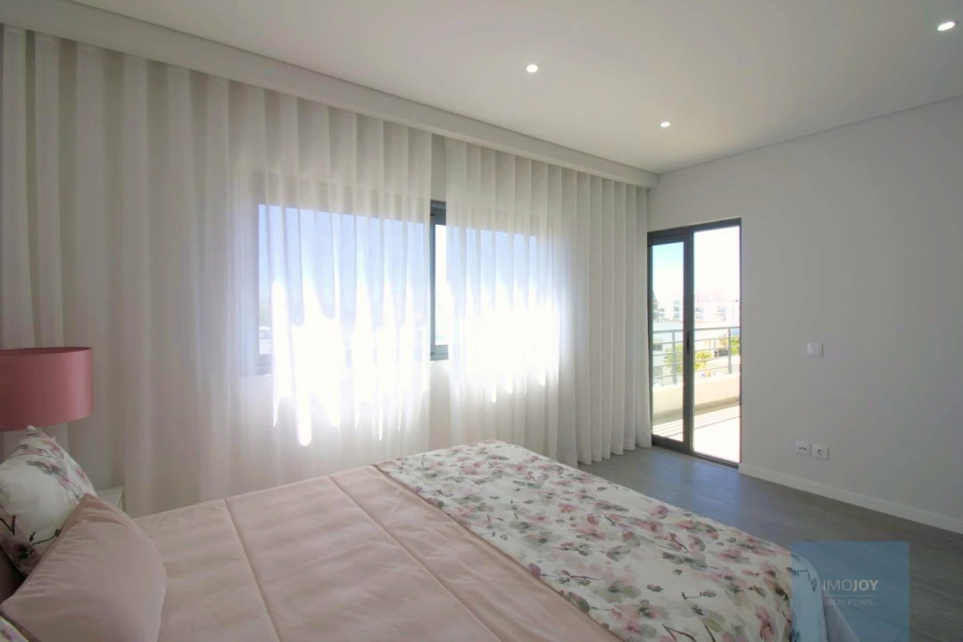 Apartamento T3 para Venda em Quelfes Foto 21