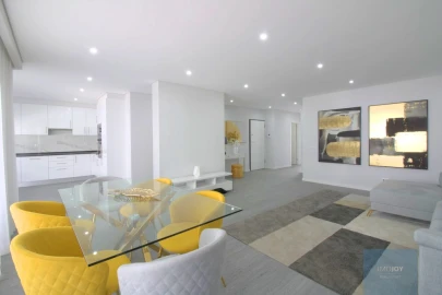 Apartamento T3 para Venda em Quelfes