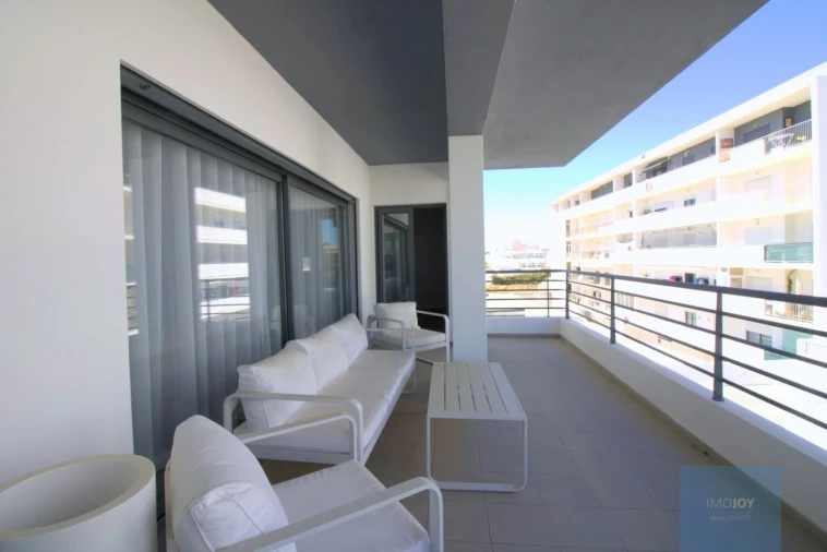 Apartamento T3 para Venda em Quelfes Foto 2