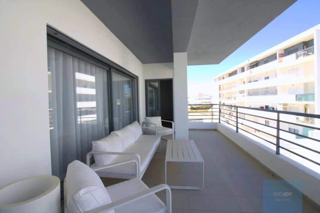 Apartamento T3 para Venda em Quelfes Foto 4