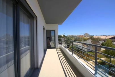 Apartamento T3 para Venda em Quelfes