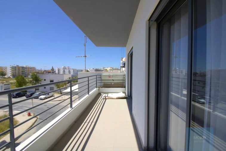 Apartamento T3 para Venda em Quelfes Foto 2