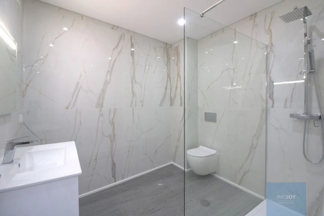 Apartamento T3 para Venda em Quelfes Foto 29