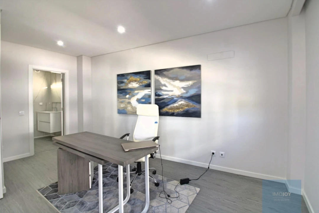 Apartamento T3 para Venda em Quelfes Foto 26