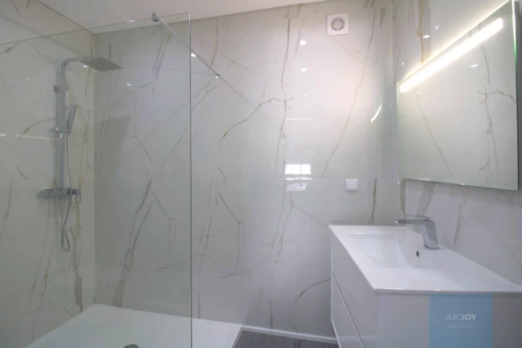 Apartamento T3 para Venda em Quelfes Foto 30