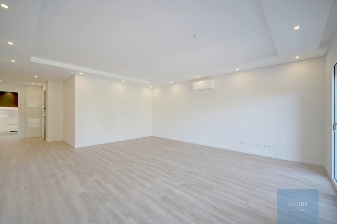 Apartamento T3 para Venda em Carcavelos e Parede Foto 5