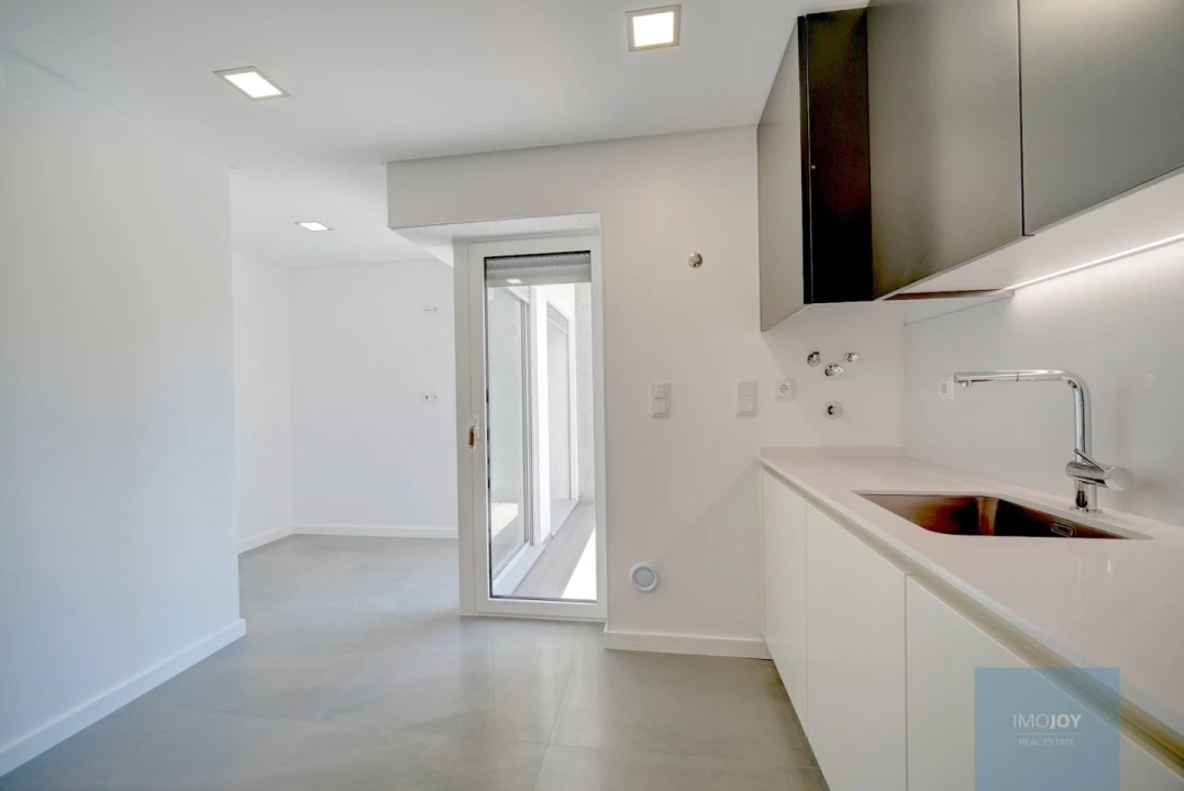 Apartamento T3 para Venda em Carcavelos e Parede Foto 9