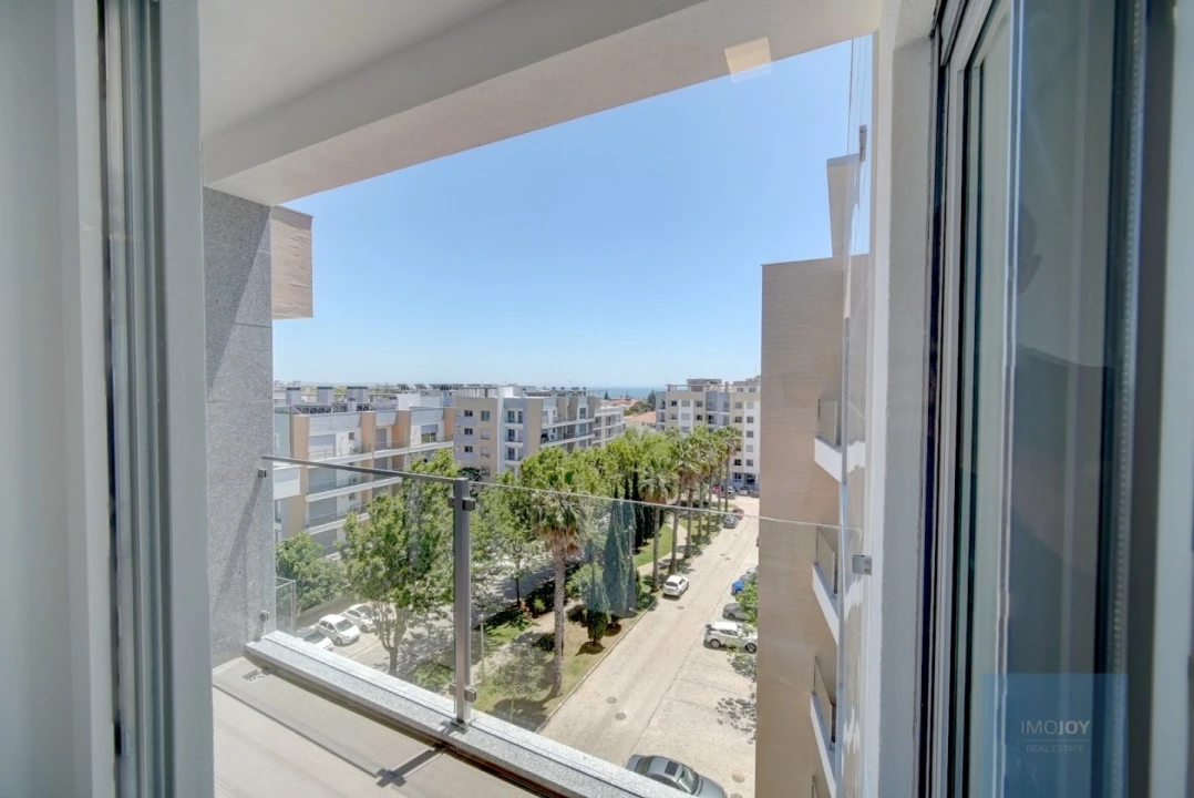 Apartamento T3 para Venda em Carcavelos e Parede Foto 11