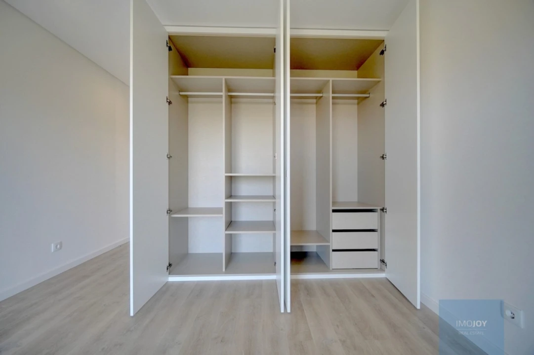 Apartamento T3 para Venda em Carcavelos e Parede Foto 19