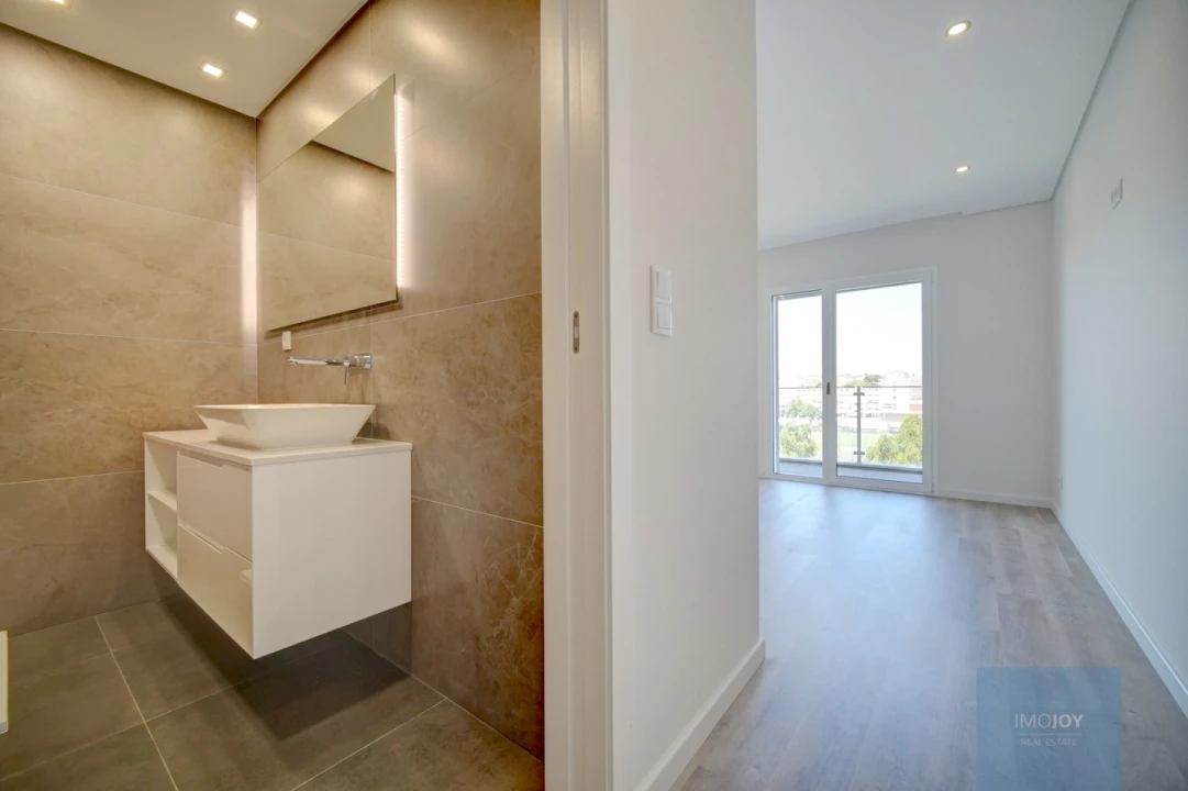 Apartamento T3 para Venda em Carcavelos e Parede Foto 21