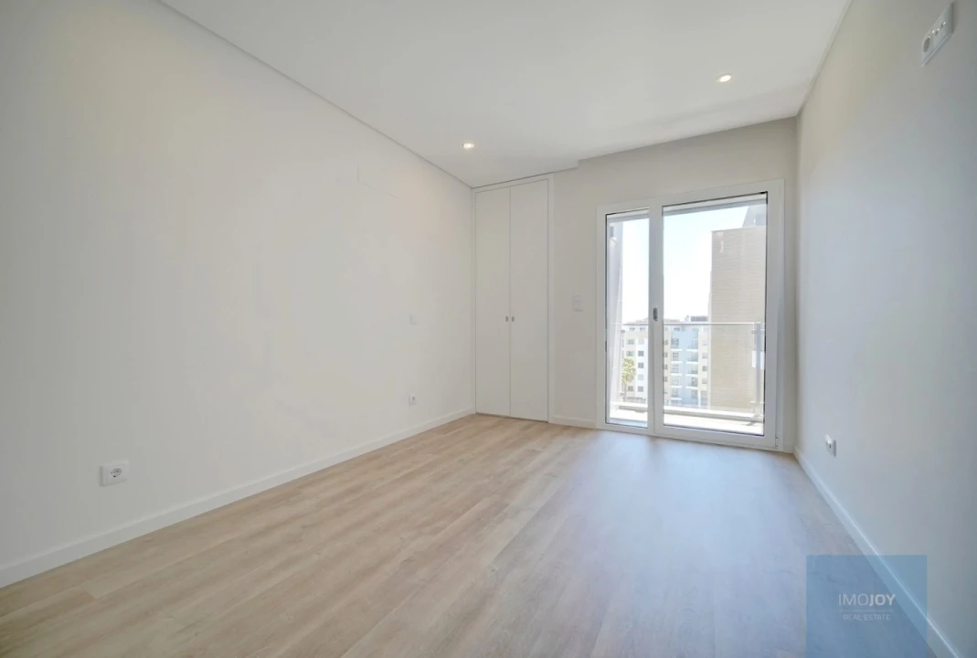 Apartamento T3 para Venda em Carcavelos e Parede Foto 25