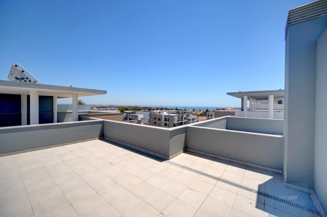 Apartamento T3 para Venda em Carcavelos e Parede Foto 1