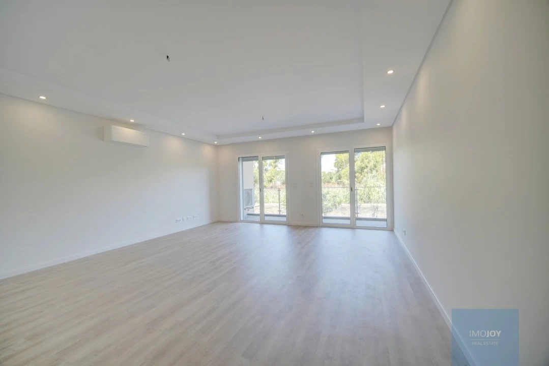 Apartamento T2 para Venda em Carcavelos e Parede Foto 2