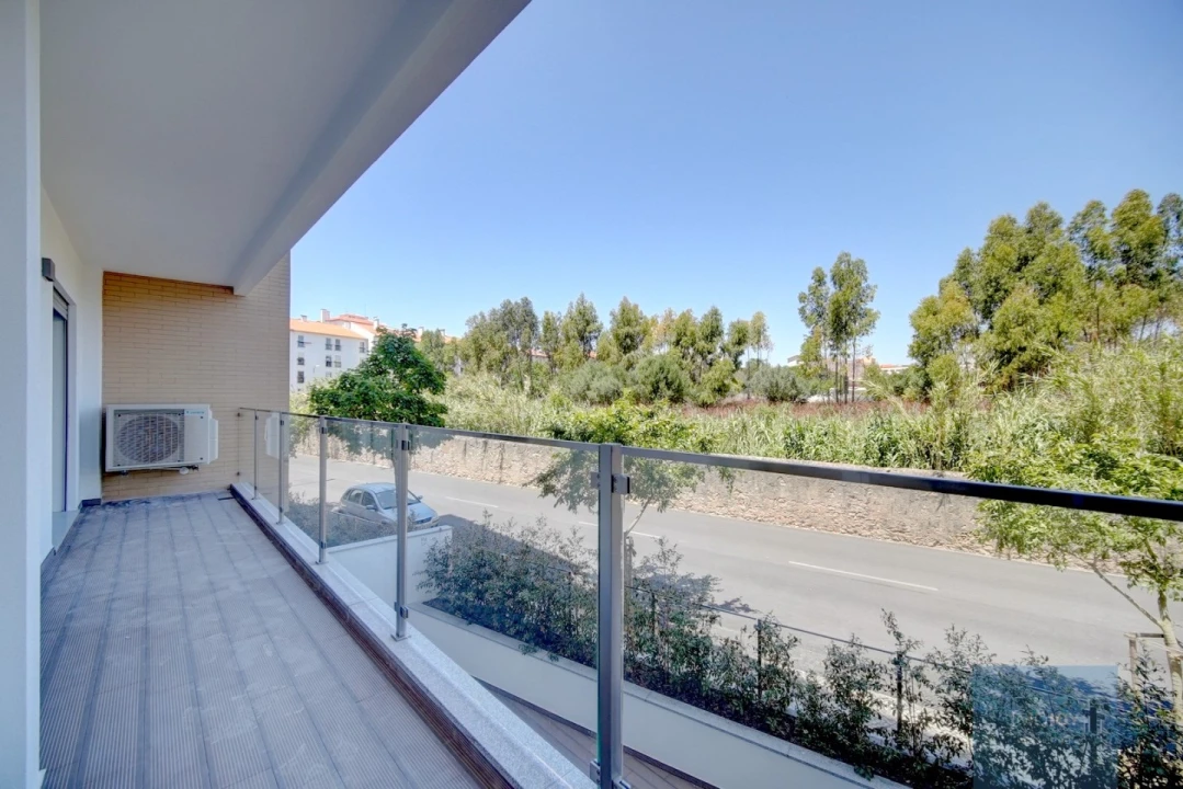 Apartamento T2 para Venda em Carcavelos e Parede Foto 4
