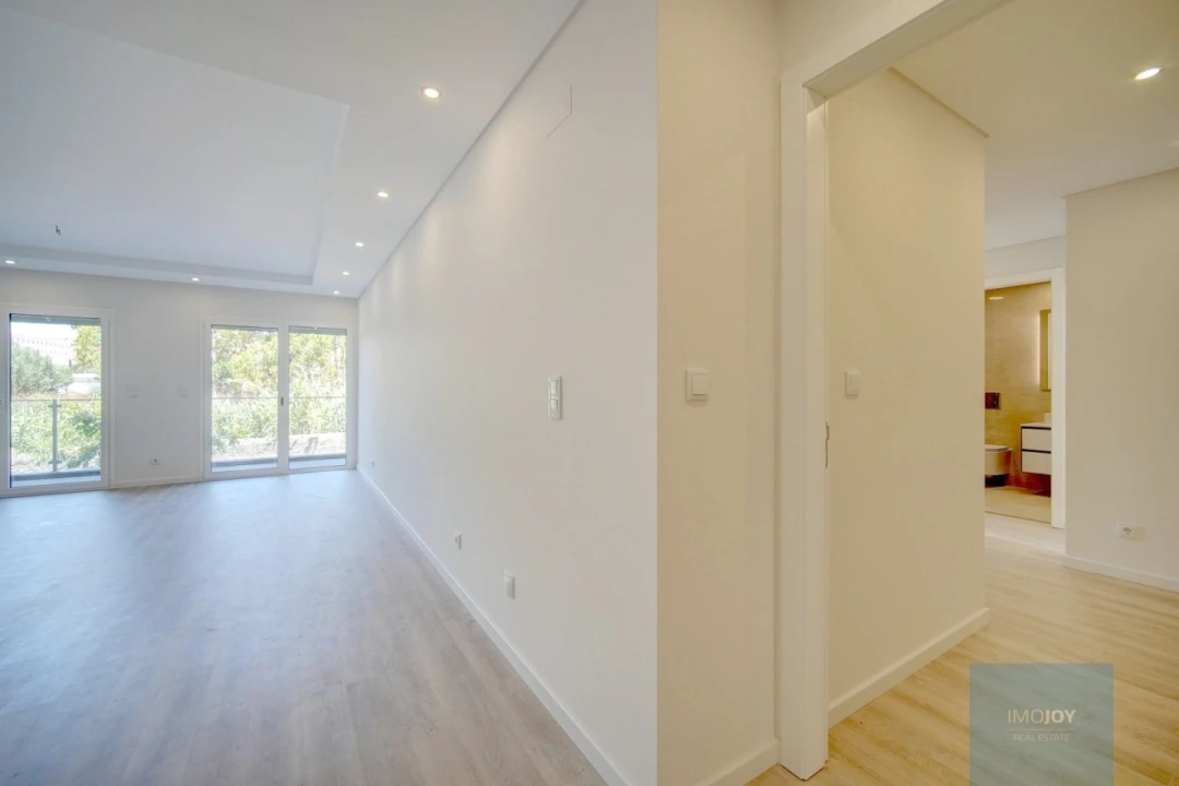 Apartamento T2 para Venda em Carcavelos e Parede Foto 9