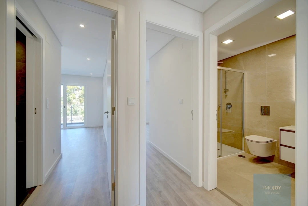 Apartamento T2 para Venda em Carcavelos e Parede Foto 11